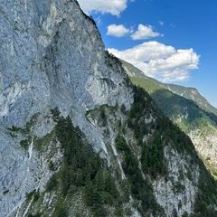 Flugwegposition um 13:51:00: Aufgenommen in der Nähe von Innsbruck, Österreich in 1267 Meter